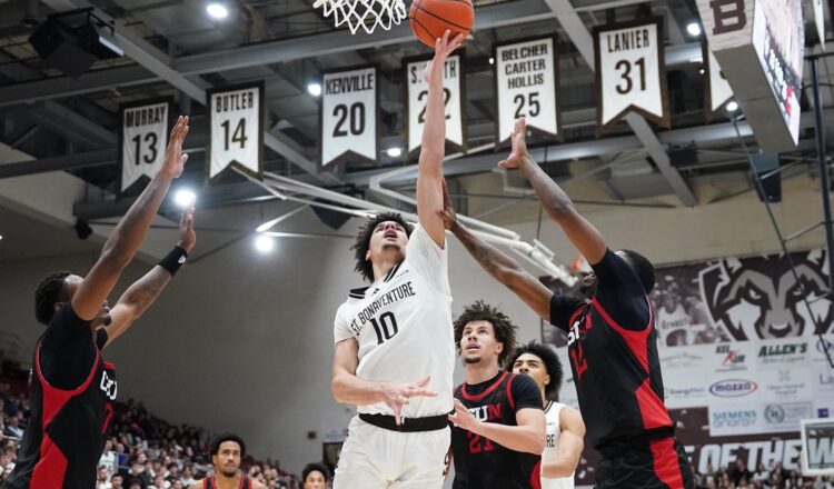 Pollock: St. Bonaventure overcomes errors as Bonnies open basketball season with solid win.