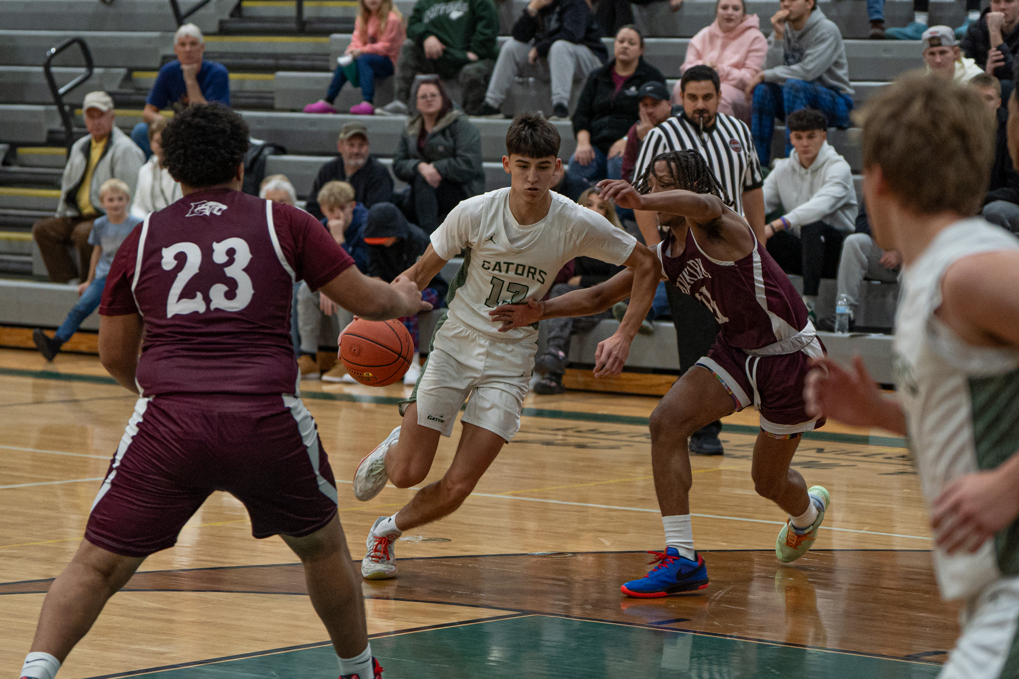 Allegany-Limestone’s Carson Kwiatkoswki’s drives through traffic towards the rim during the Gators’ 56-33 win over Dunkirk. | Photo by Hunter O. Lyle