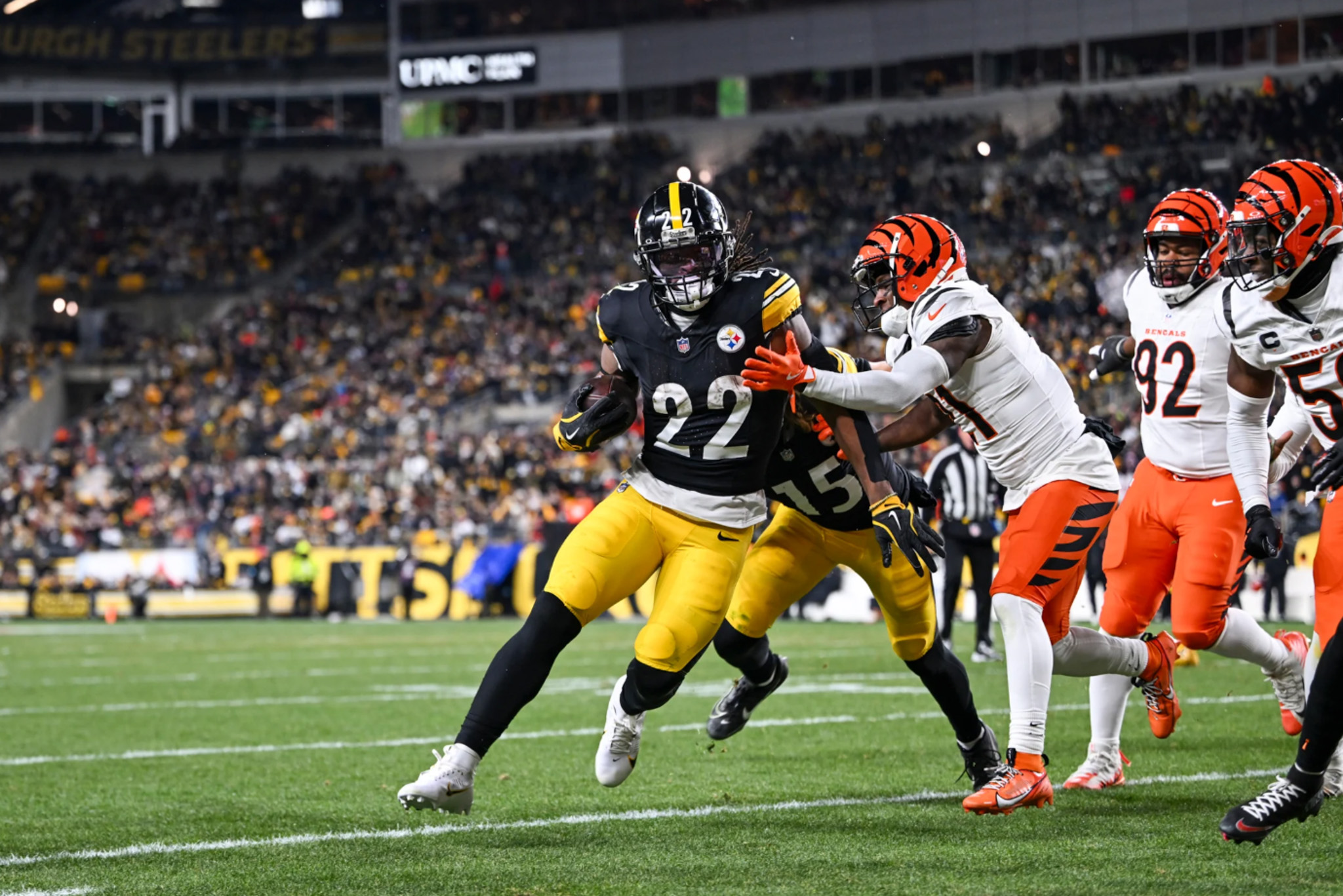 Pittsburgh Steelers running back Najee Harris brushes off contact during the Steelers' 19-17 loss to the Cincinnati Bengals. | Photo by Alysa Rubin/Pittsburgh Steelers